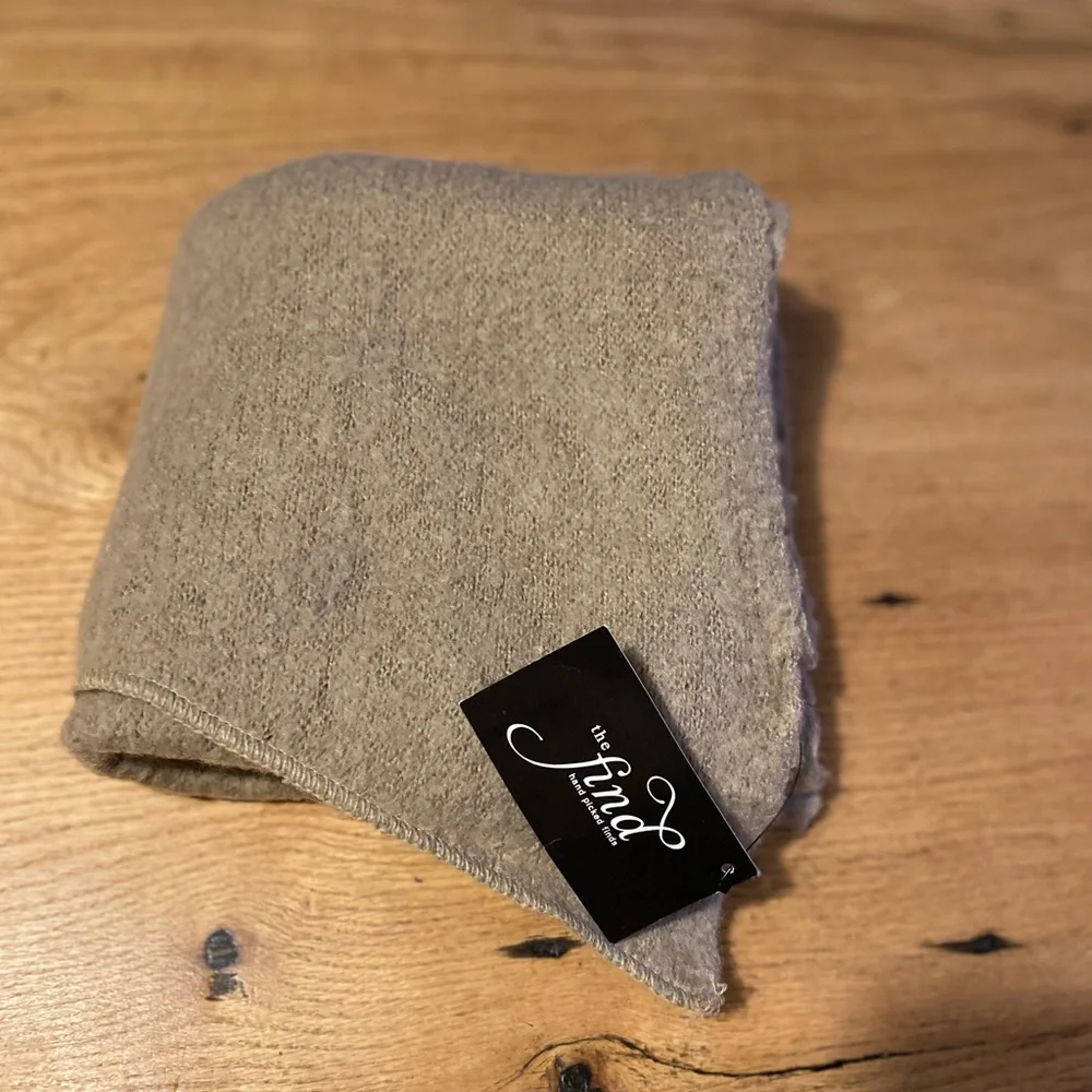 The Find Winter Scarf Tan Women’s one Size NWT
